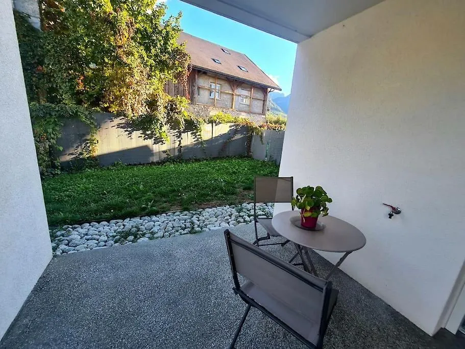 Joli Appartement Vue Montagne, Cosy Avec Jardin Bonneville Apartment
